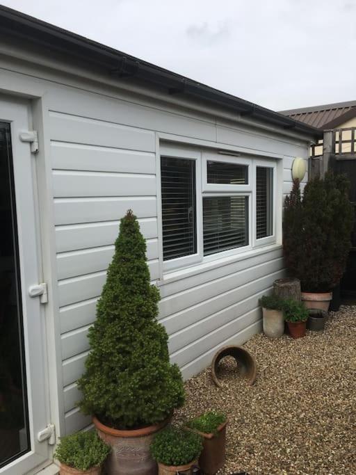 Herb Garden Bungalow Villa Nazeing Exterior foto