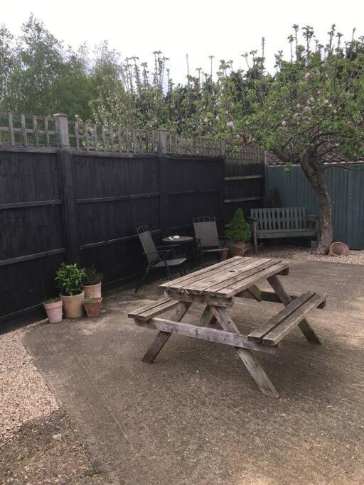Herb Garden Bungalow Villa Nazeing Exterior foto